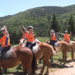 Езда на коне в детския лагер | LuckyKids
