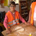 Дете меси традиционно тесто | Lucky Kids